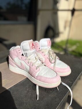 Air Jordan 1 Mid Pink & White Sneakers